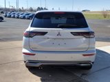 New 2025 Mitsubishi Outlander SE image 6