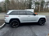 Used 2023 Jeep Grand Cherokee Altitude image 6