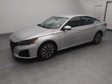 Used 2023 Nissan Altima 2.5 SV image 2