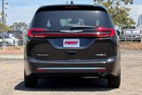 New 2025 Chrysler Pacifica Select image 6