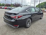 New 2025 Lexus ES 300h Ultra Luxury image 3