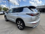 New 2025 Mitsubishi Outlander SE image 5