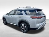New 2025 Nissan Pathfinder Platinum image 3
