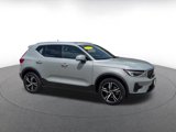Used 2024 Volvo XC40 B5 Core image 2