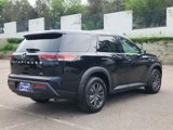Used 2023 Nissan Pathfinder S image 3
