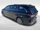 Used 2022 Toyota Sienna XLE image 5