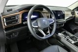 Certified 2025 Volkswagen Atlas SE image 4