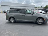 Used 2022 Chrysler Pacifica Limited image 5