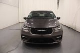Used 2023 Chrysler Pacifica Touring-L image 3