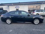 Used 2018 Toyota Camry LE image 3
