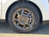 New 2025 Kia Carnival SX image 4