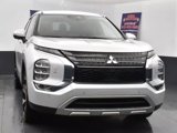 Used 2023 Mitsubishi Outlander SE image 3