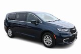 Used 2023 Chrysler Pacifica Touring image 3