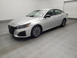 Used 2024 Nissan Altima 2.5 SV image 2