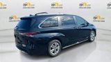 Used 2021 Toyota Sienna Platinum image 5