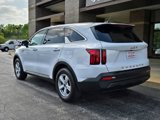 Used 2022 Kia Sorento LX image 5
