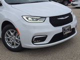 New 2025 Chrysler Pacifica Select image 2