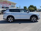 New 2025 Mitsubishi Outlander SE image 4