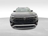 Used 2024 Volkswagen Atlas Peak Edition SEL image 2