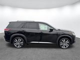 New 2025 Nissan Pathfinder Platinum image 3