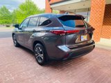 Used 2021 Toyota Highlander XLE image 4