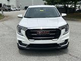 Used 2024 GMC Terrain SLE image 2
