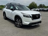 New 2025 Nissan Pathfinder Platinum image 2