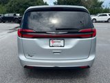 Used 2024 Chrysler Pacifica Touring-L image 4
