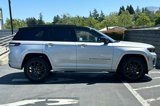 New 2025 Jeep Grand Cherokee Summit image 3
