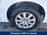 Used 2015 Chrysler Town & Country Touring image 6