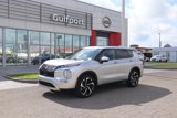 Used 2023 Mitsubishi Outlander SE image 2