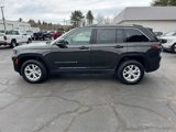 Used 2023 Jeep Grand Cherokee Limited image 2