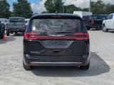 New 2026 Chrysler Pacifica Select image 4