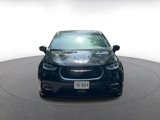 Used 2024 Chrysler Pacifica Touring-L image 4
