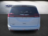 Used 2024 Chrysler Pacifica Touring-L image 4