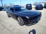 Used 2019 Dodge Challenger SXT image 2