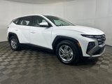 Certified 2025 Hyundai Tucson SE image 2