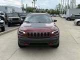 Used 2020 Jeep Cherokee Trailhawk image 3