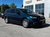 New 2025 Chrysler Pacifica Select image 2