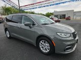 Used 2022 Chrysler Pacifica Touring-L image 2