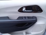 Certified 2023 Chrysler Pacifica Limited image 6