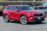 New 2025 Toyota Highlander XLE image 2
