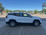 Used 2024 GMC Terrain SLE image 4