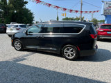 Used 2019 Chrysler Pacifica Limited image 2