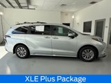 Used 2024 Toyota Sienna XLE image 3