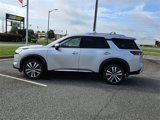 New 2025 Nissan Pathfinder Platinum image 3