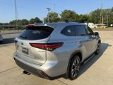 Used 2023 Toyota Highlander XLE image 5