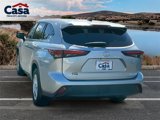 Used 2024 Toyota Highlander LE image 2