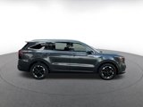 Used 2024 Kia Sorento S image 2