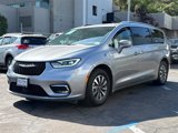 Certified 2021 Chrysler Pacifica Touring-L image 4